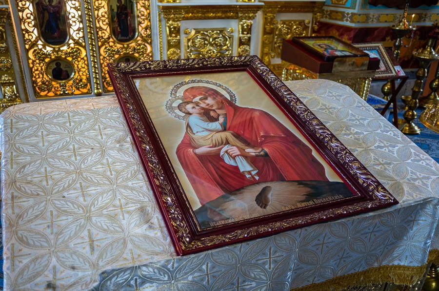 Молебен перед иконой Божией Матери Почаевская (ФОТО) | Фото 2