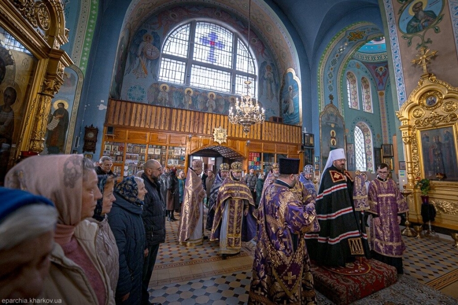 Святкове богослужіння у храмі на честь ікони Божої Матері Казанська міста Харкова | Фото 2