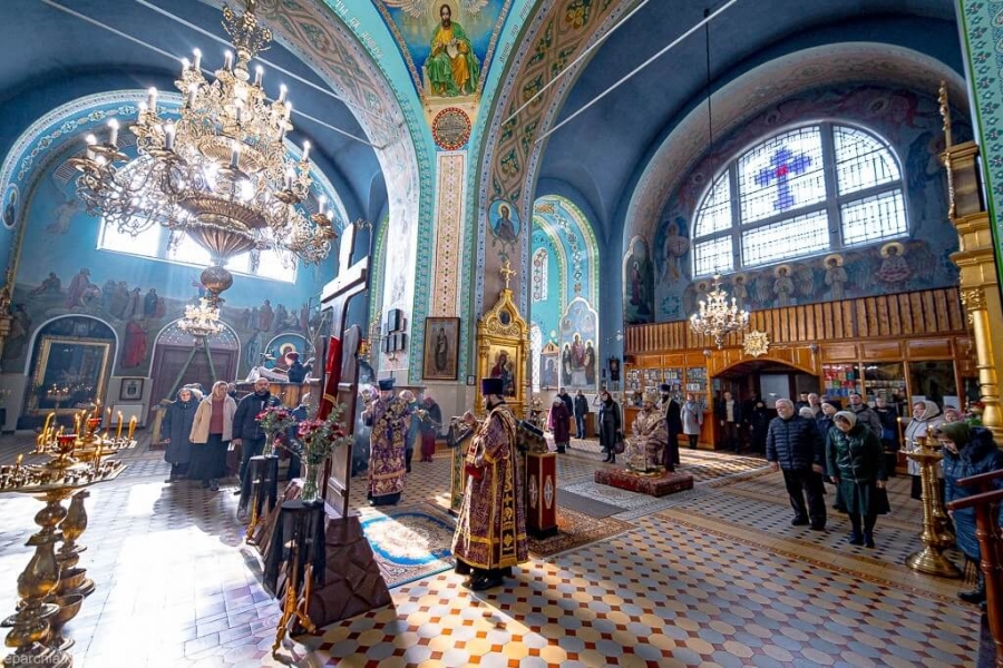 Святкове богослужіння у храмі на честь ікони Божої Матері Казанська міста Харкова | Фото 8